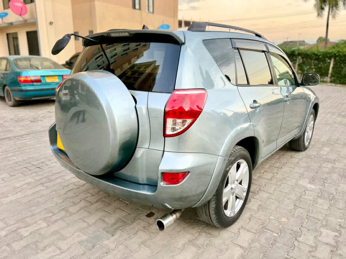 Toyota RAV4 2360 CC (Full AC) thumbnail 6