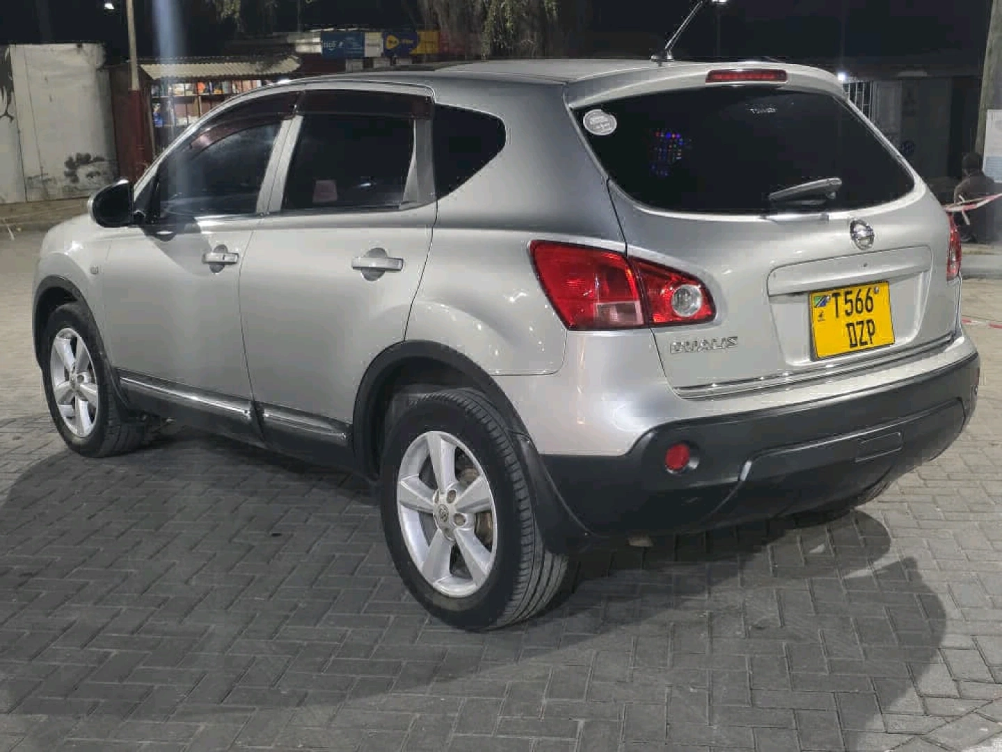 Nissan Dualis 2009 Automatic Silver 1990cc thumbnail 2