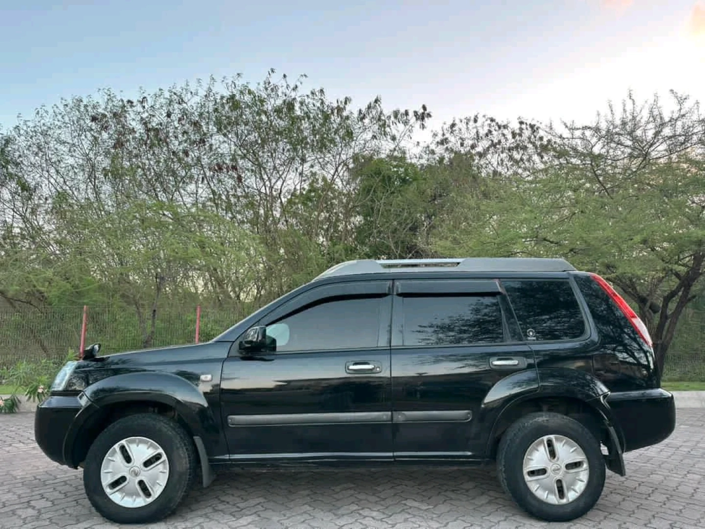 Nissan X-Trail SUV 2006 - Clean Condition thumbnail 7