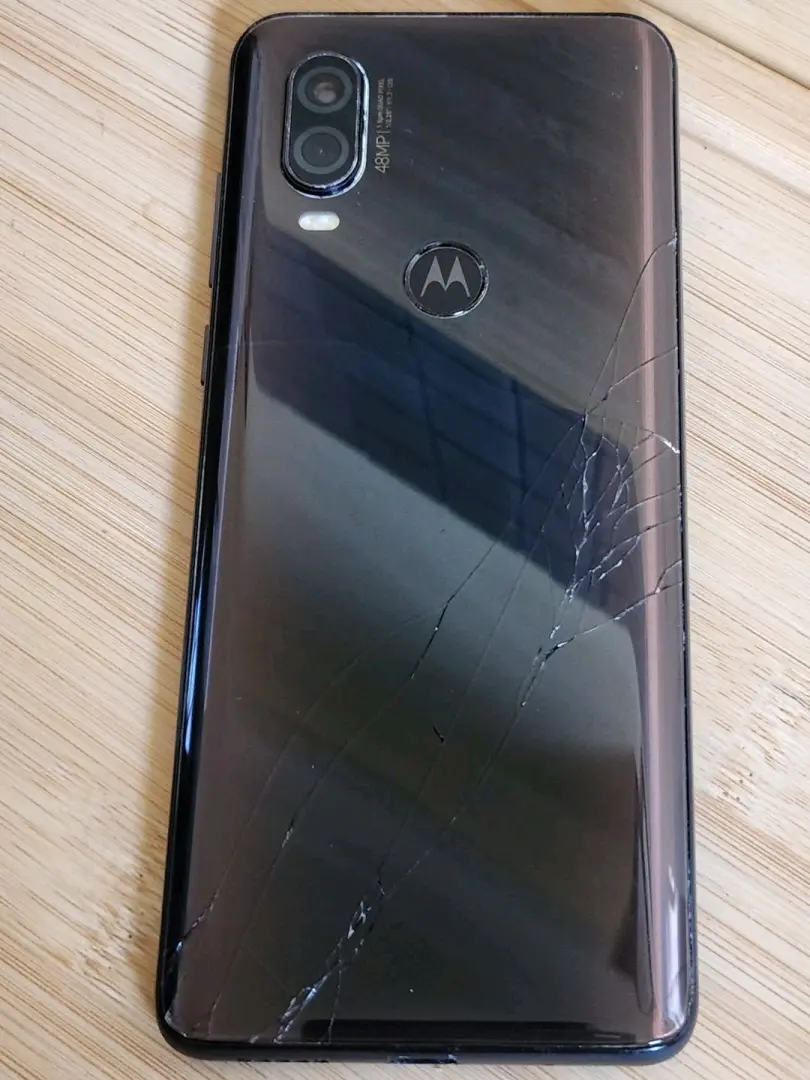 Used Motorola One Vision 128GB (Cracked Back)