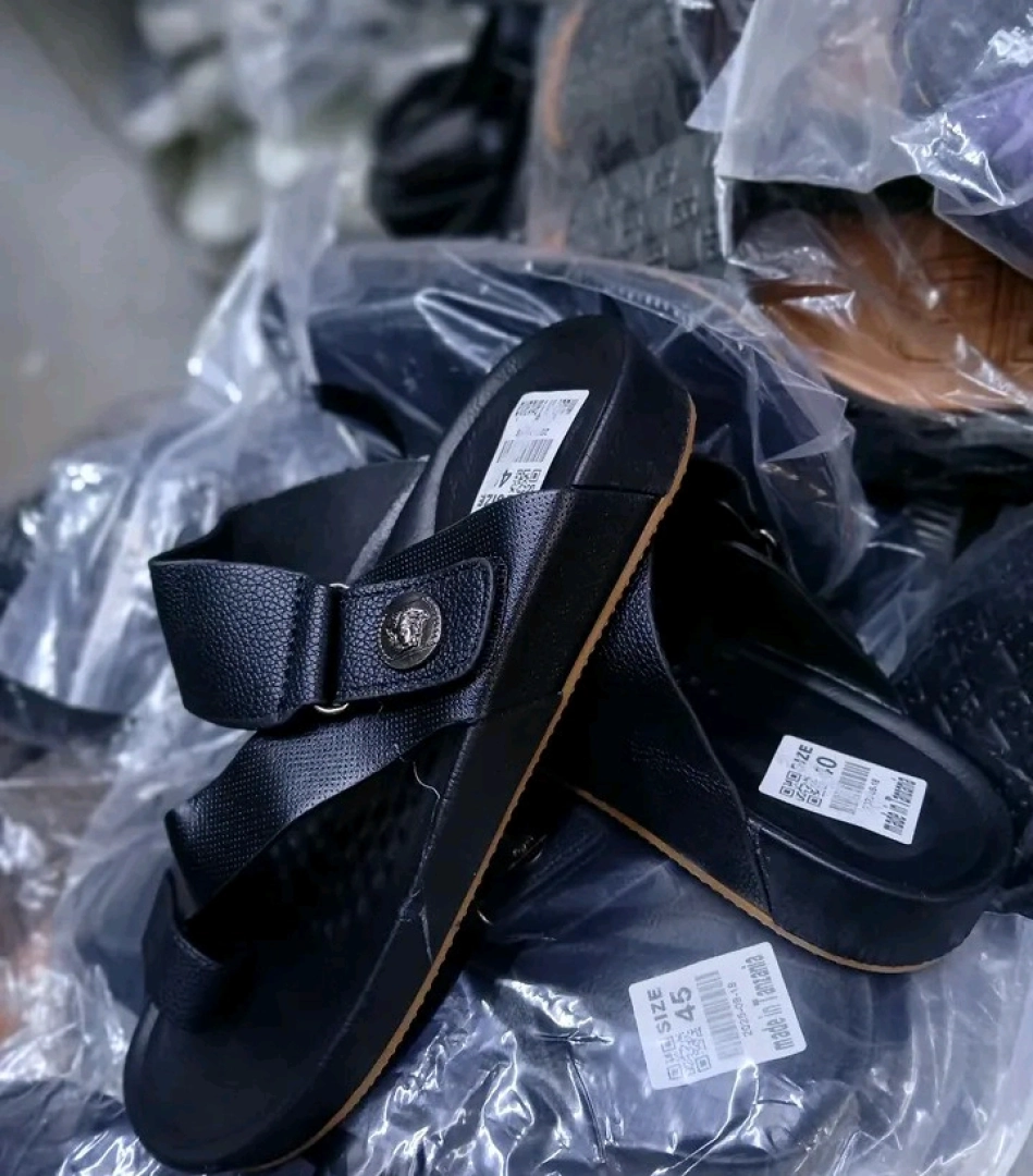 New Black Men's Sandals (Size 39-45)