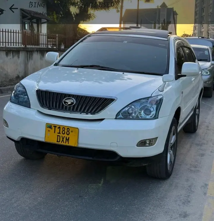Toyota Harrier (White)