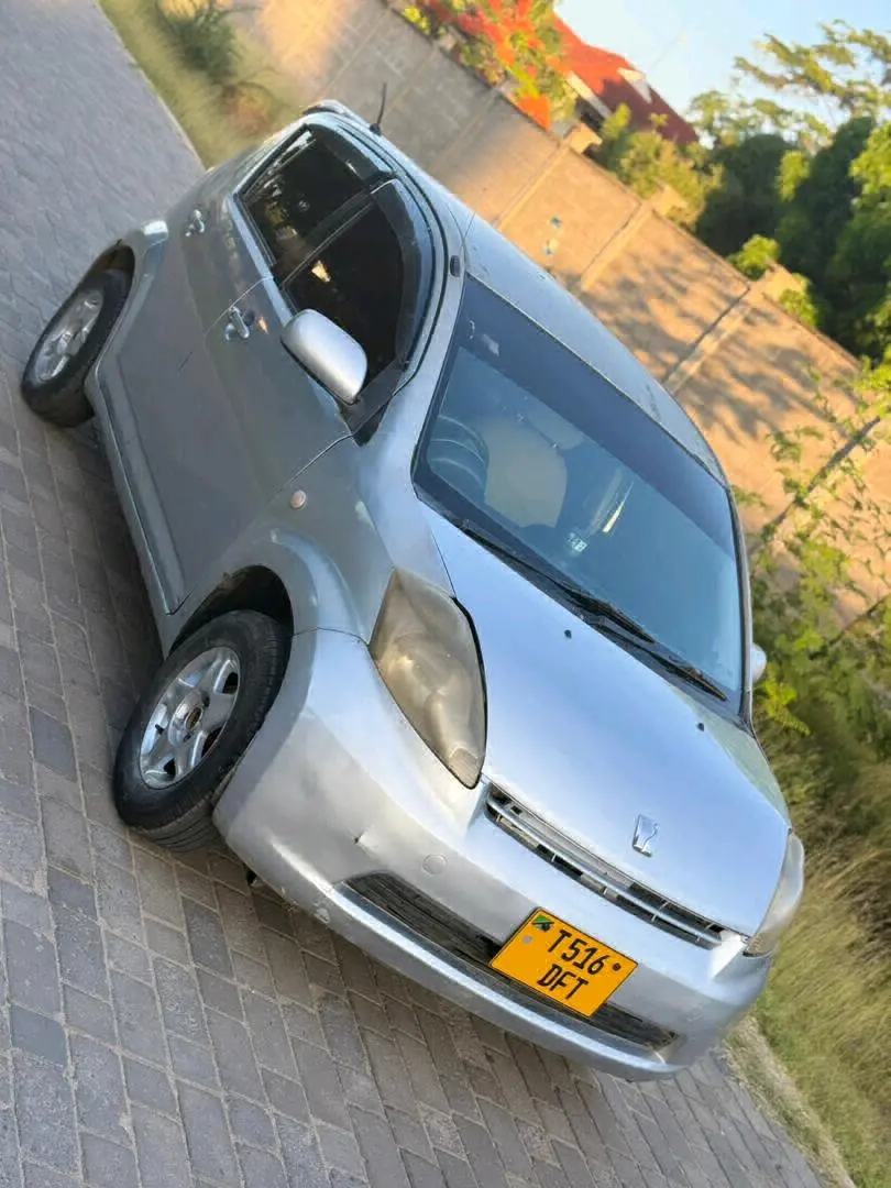 Toyota Passo Silver T516 DFT thumbnail 4