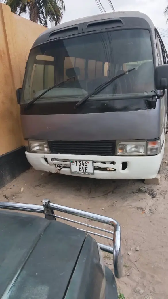 Toyota Coaster Mayai (28 Seats)