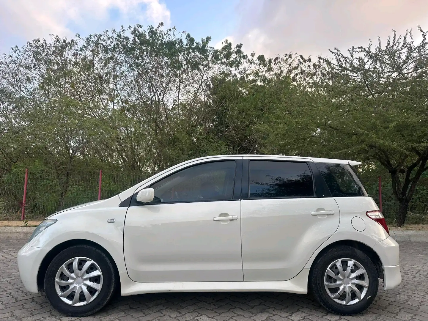 Toyota IST for Sale (2003 Model) thumbnail 7