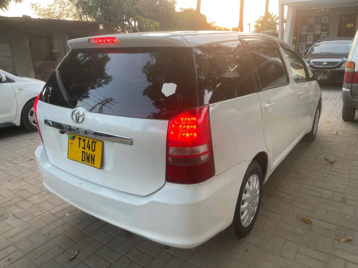 Toyota Wish 2005 White - 1790cc, Low Mileage thumbnail 4