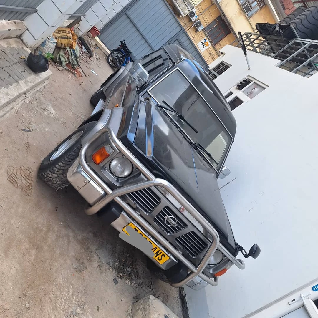 Nissan Patrol Safari TD 42 Automatic Full AC