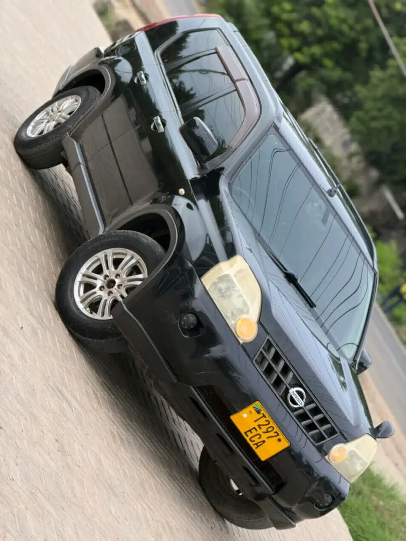 Nissan X-Trail 2010 Black for Sale thumbnail 2