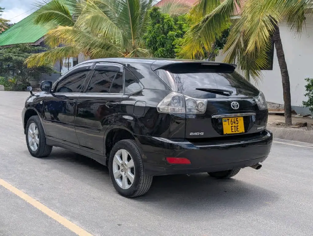 Toyota Harrier 240G (2004) thumbnail 6