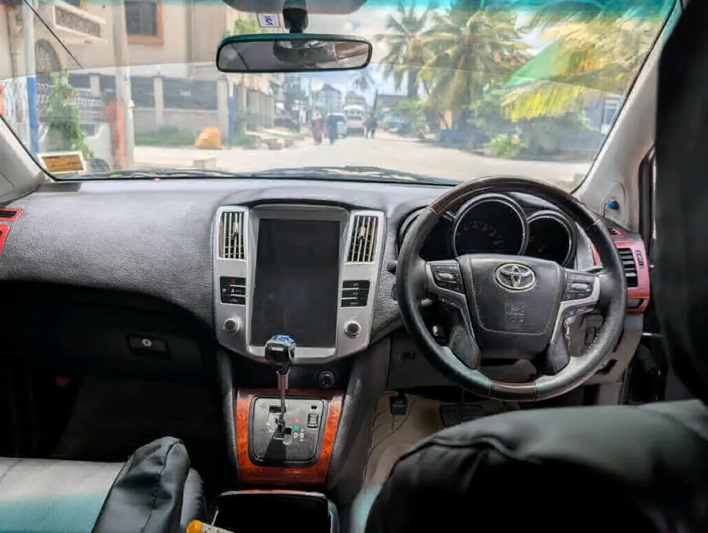 Toyota Harrier 240G (2004) thumbnail 8