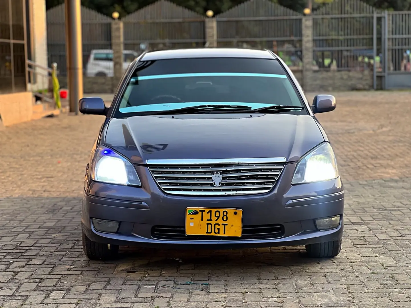 Toyota Premio DGT