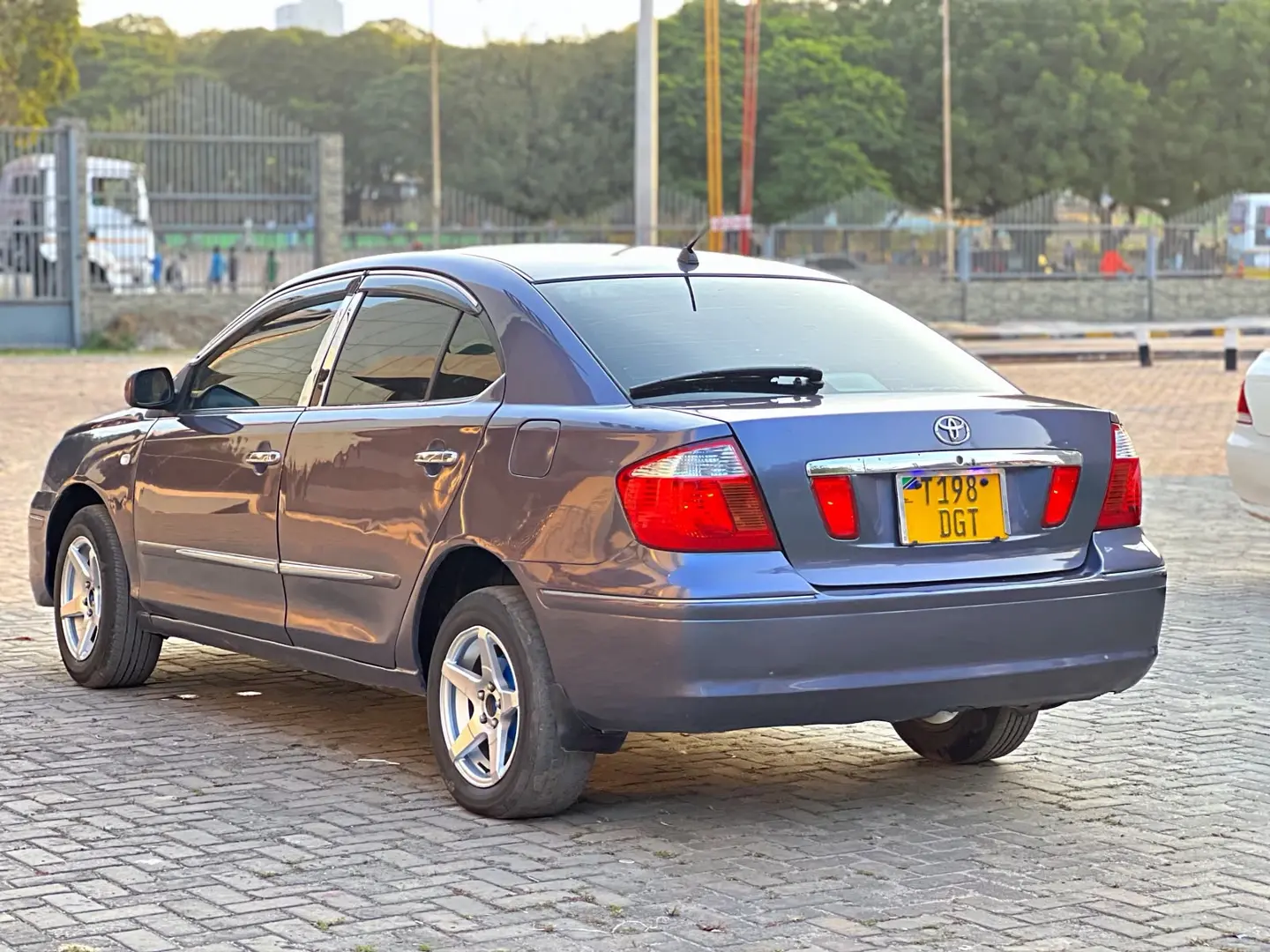 Toyota Premio DGT thumbnail 3