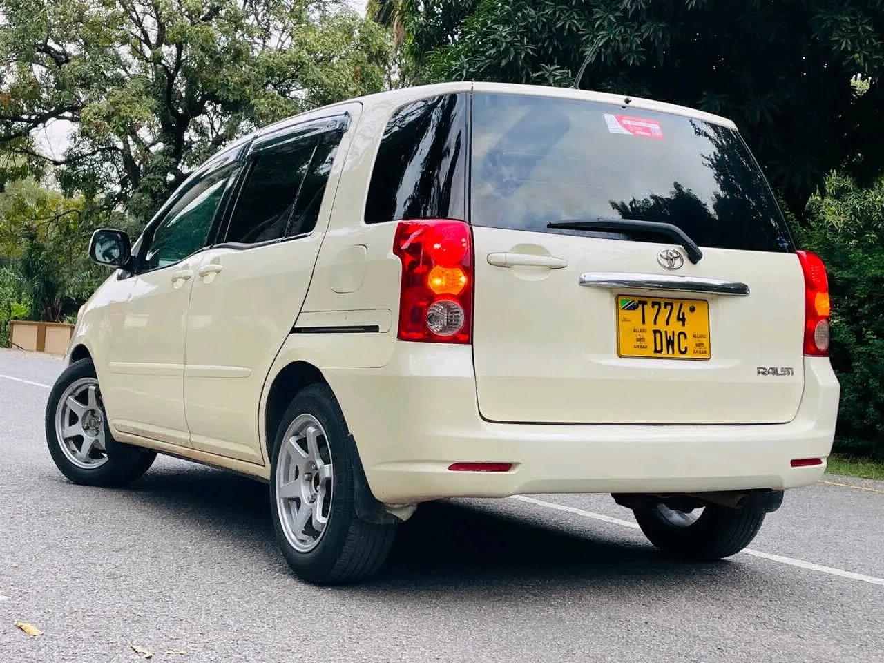 Used White Toyota Raum for Sale in Mwanza thumbnail 3