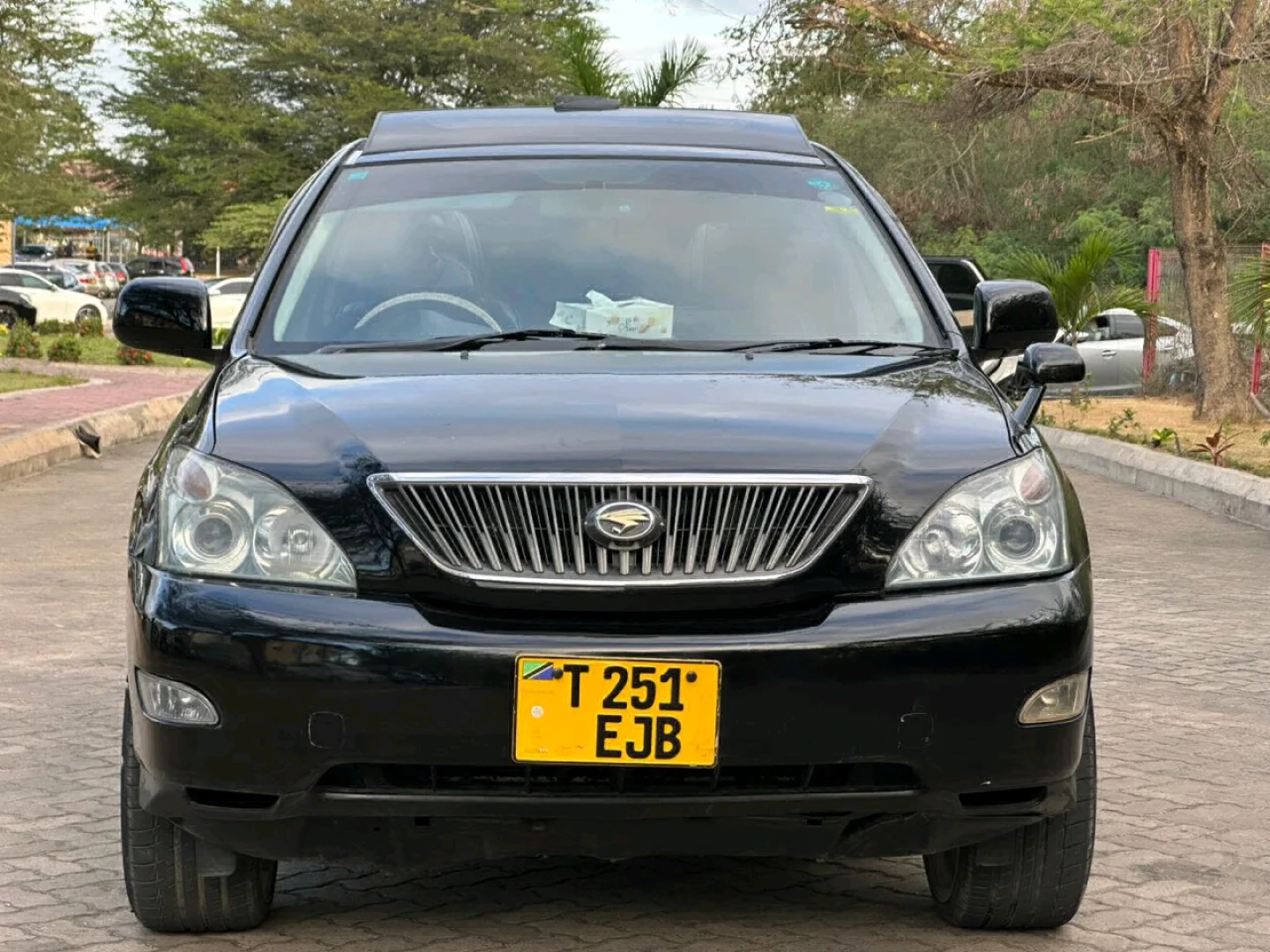 Used Black Toyota Harrier SUV 2007 (3500cc)