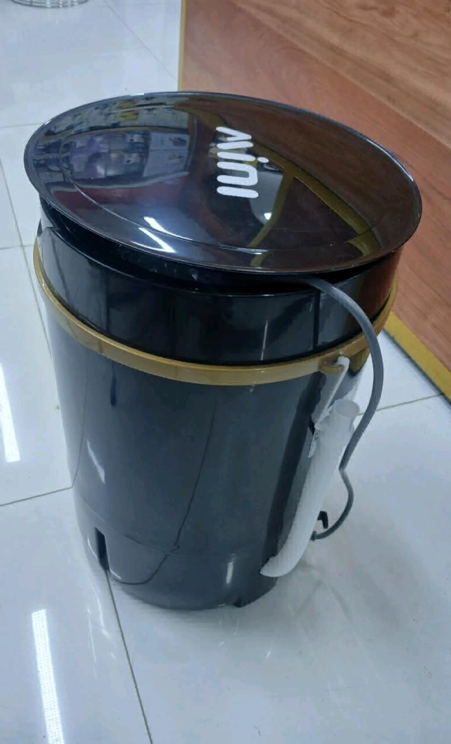 MINI Portable Washing Machine (Black & Gold)