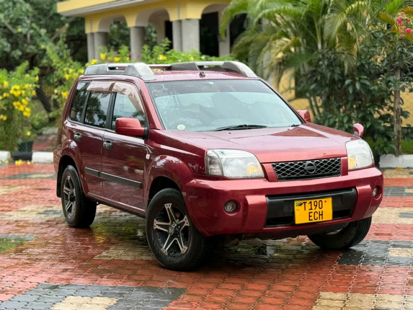 Red Nissan X-Trail SUV 2005 Model