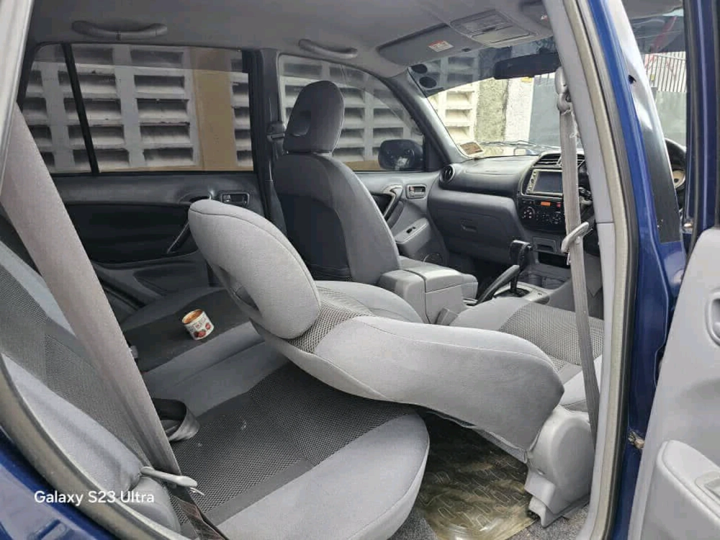 Red Nissan X-Trail SUV 2005 Model thumbnail 5