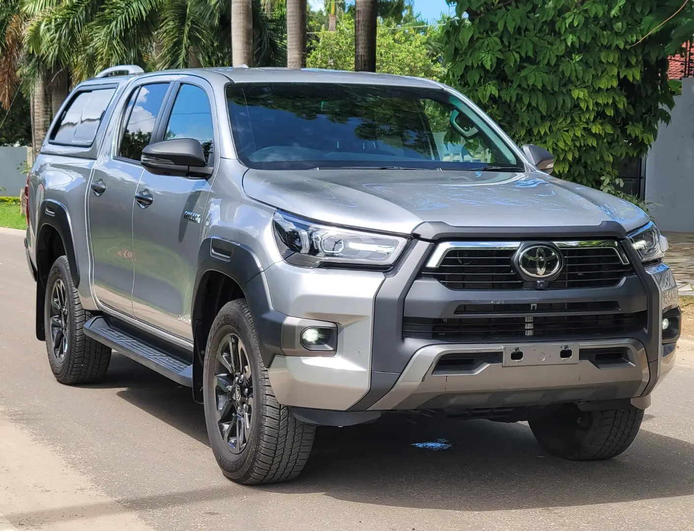 Toyota Hilux Invincible X 2022 thumbnail 2