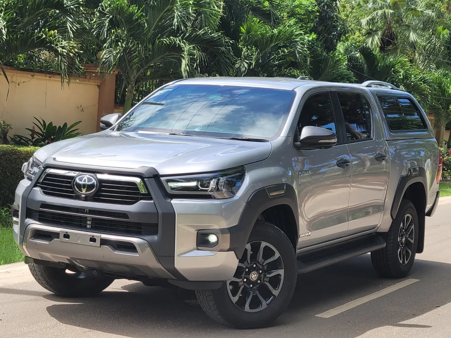 Toyota Hilux Invincible X 2022 thumbnail 4