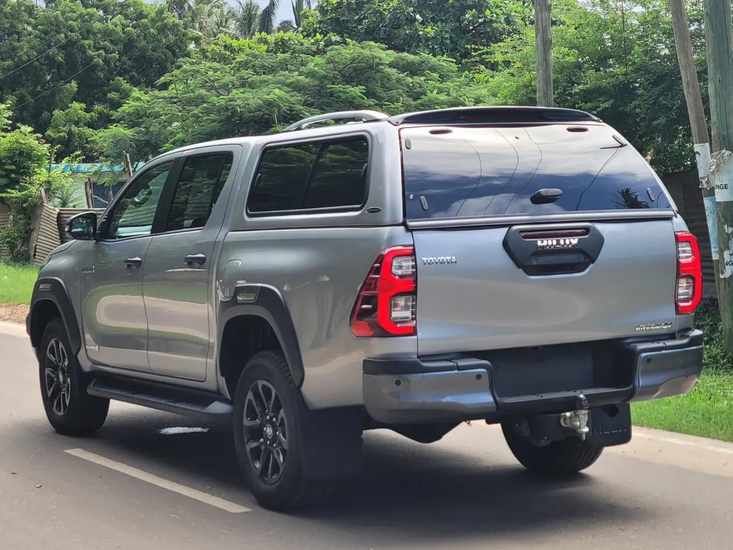 Toyota Hilux Invincible X 2022 thumbnail 5