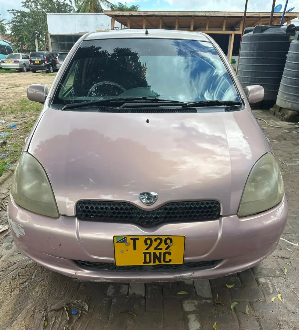 Toyota Vitz CC 990