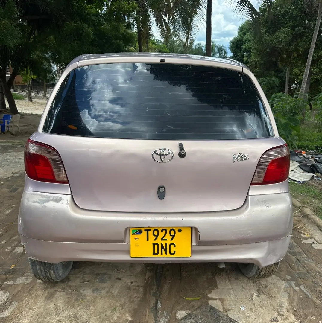 Toyota Vitz CC 990 thumbnail 4