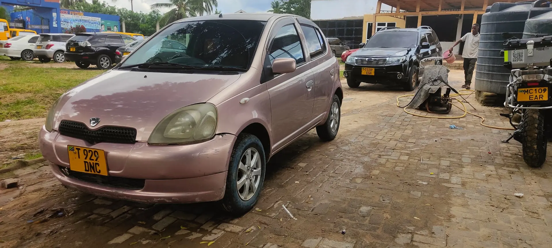 Toyota Vitz CC 990 thumbnail 5
