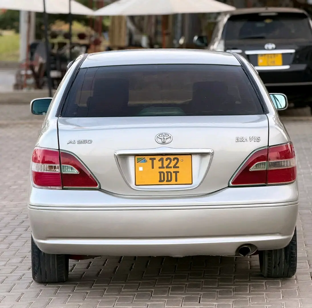 Toyota Brevis Silver Sedan for Sale thumbnail 2
