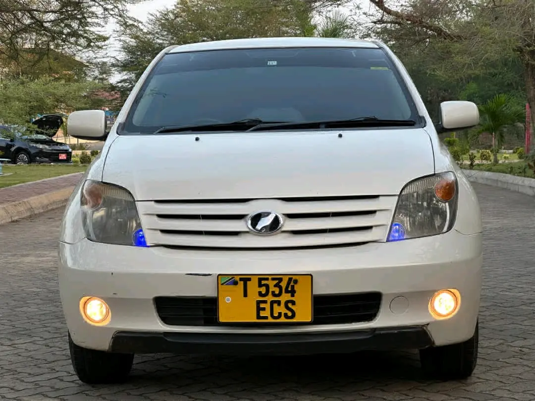 Toyota Ist 2006 Pearl White