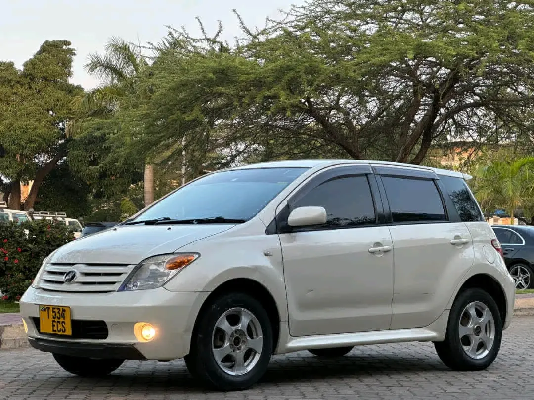 Toyota Ist 2006 Pearl White thumbnail 3