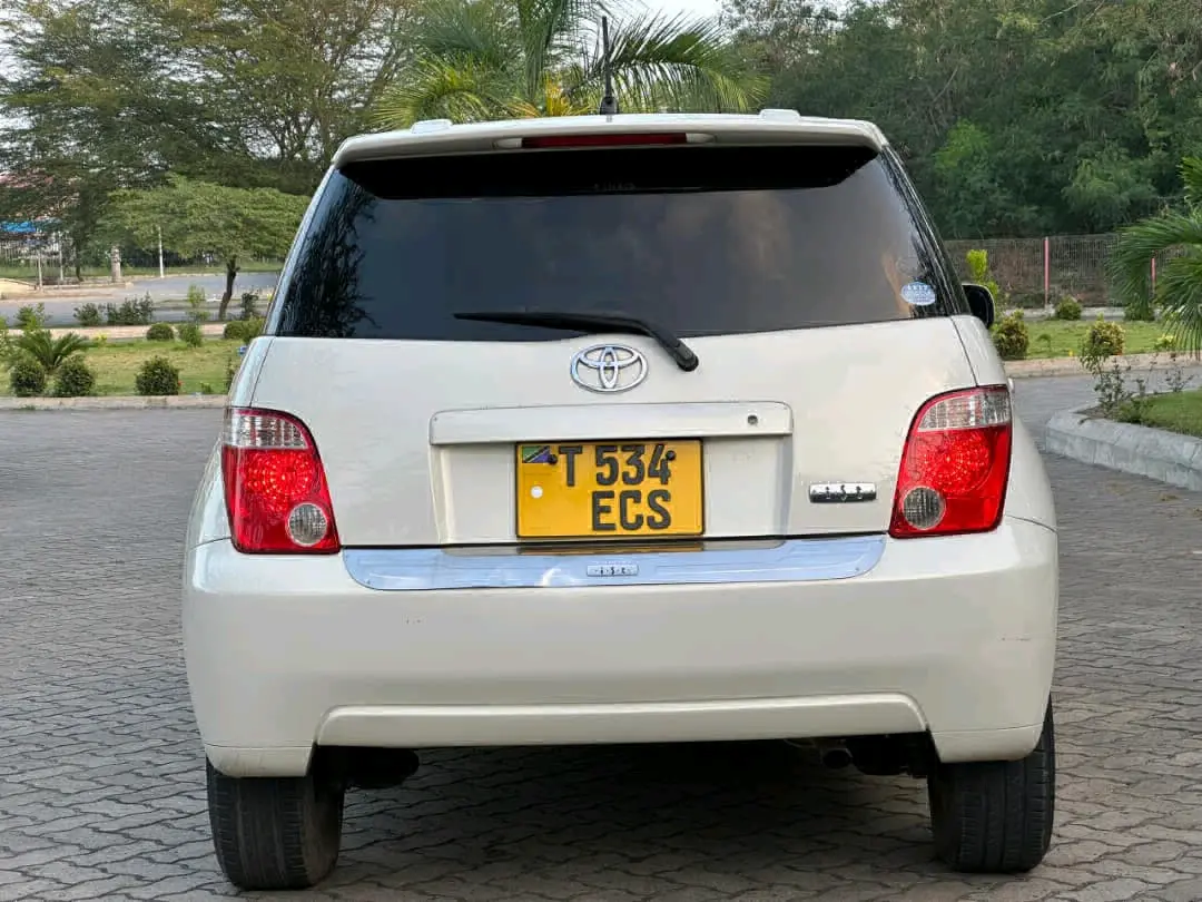 Toyota Ist 2006 Pearl White thumbnail 6