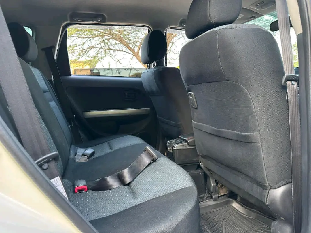 Toyota Ist 2006 Pearl White thumbnail 7