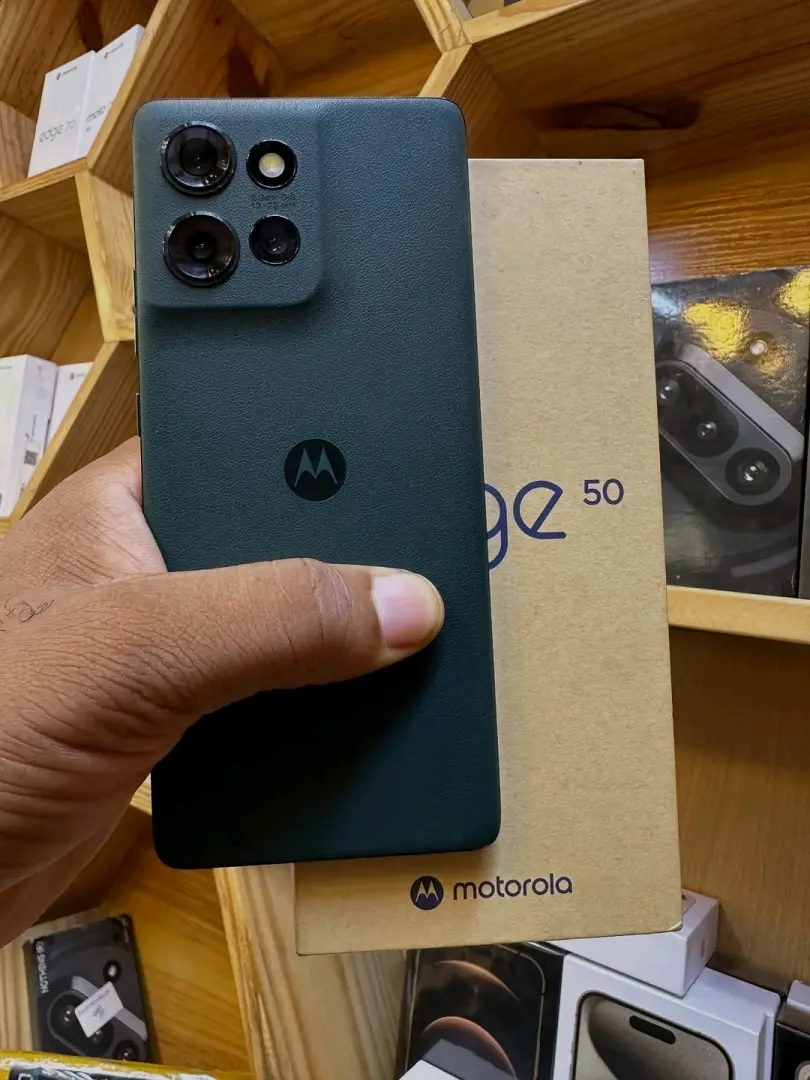 Used Motorola Edge 50 (12GB/512GB) thumbnail 3
