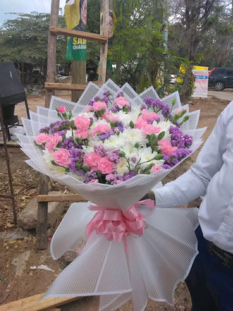 Fresh Flower Bouquets & Arrangements thumbnail 2