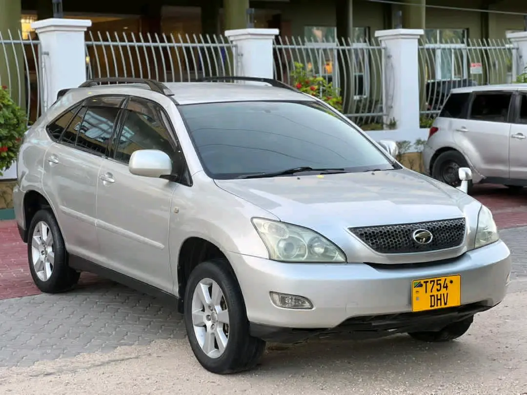 Toyota Harrier 2003 Silver thumbnail 3