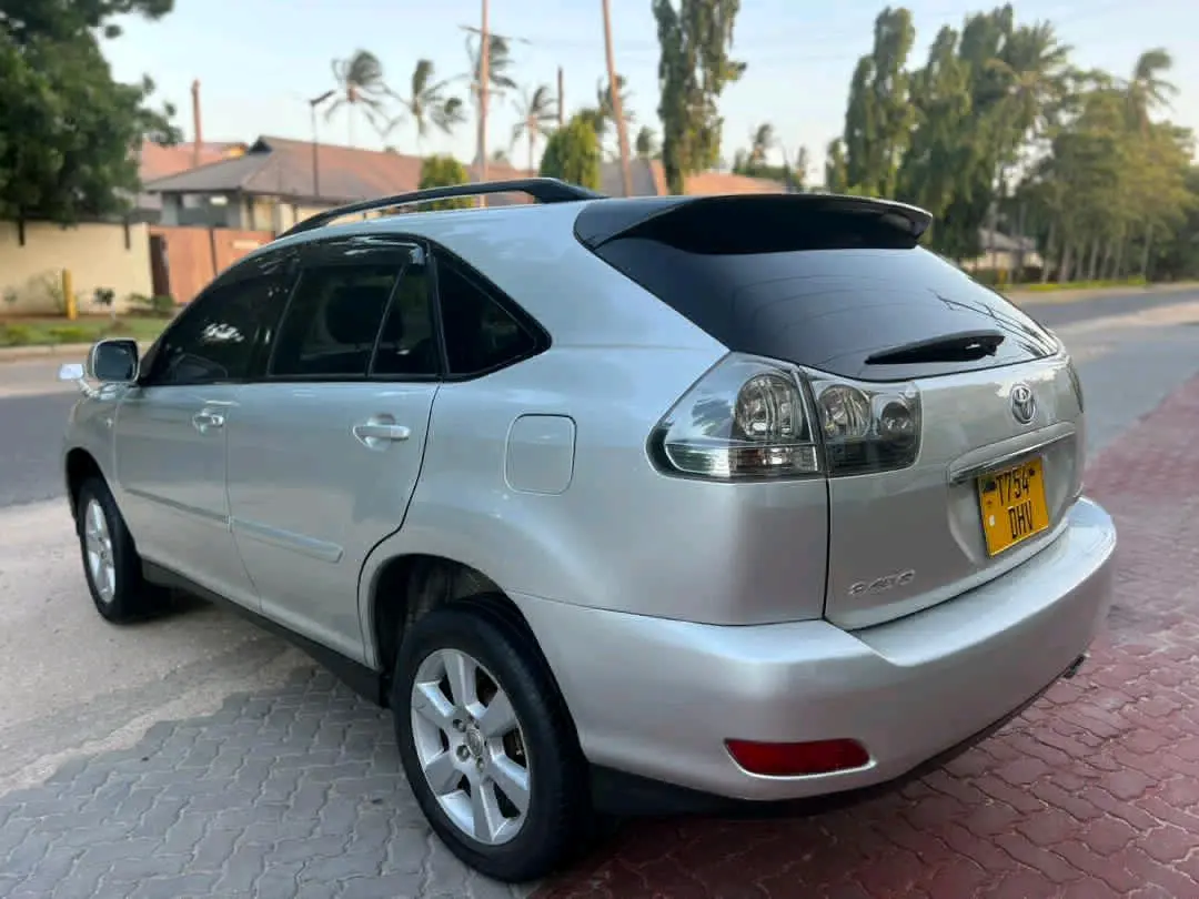 Toyota Harrier 2003 Silver thumbnail 4