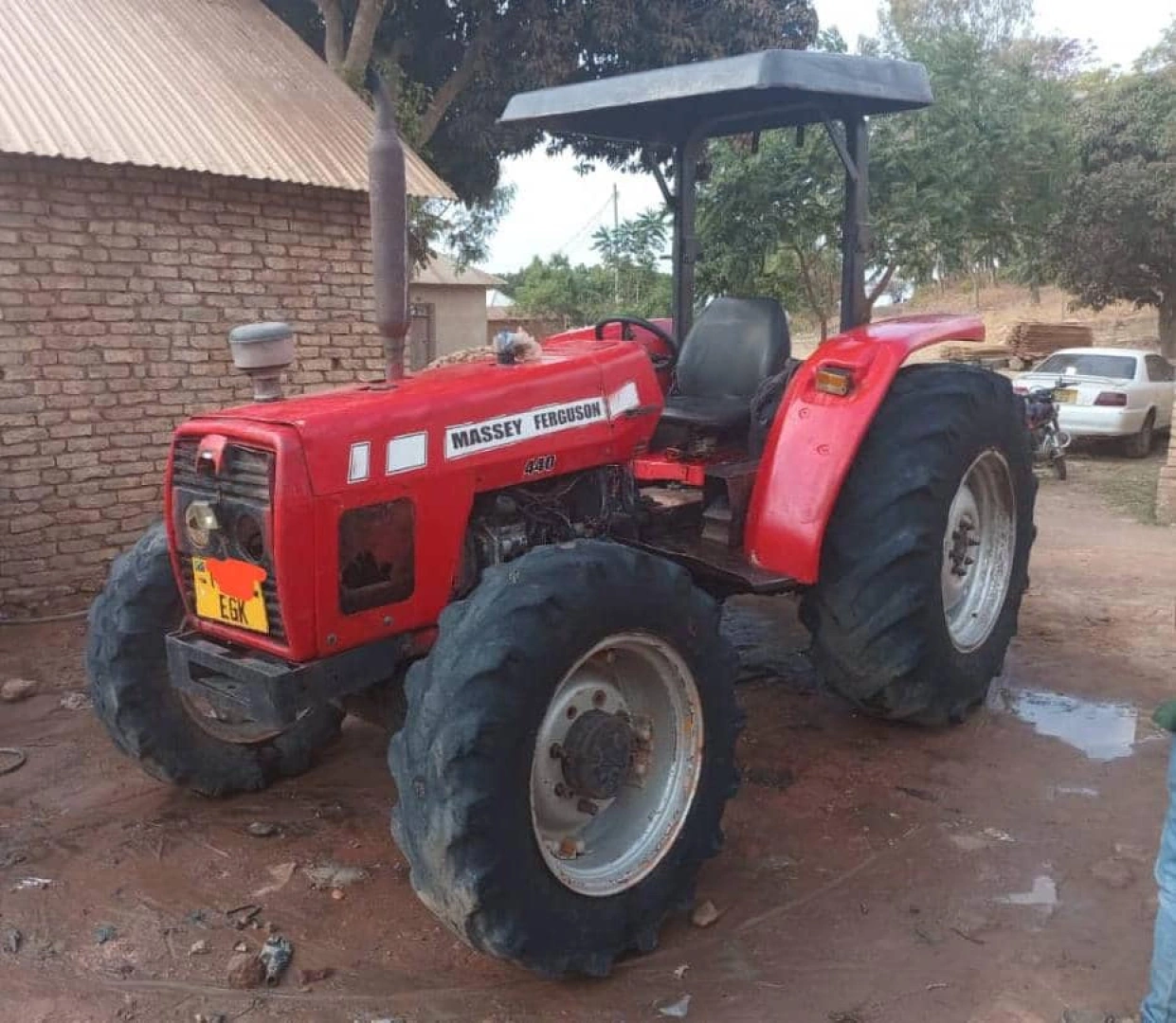 Used Massey Ferguson 447 4WD Diesel Tractor thumbnail 4