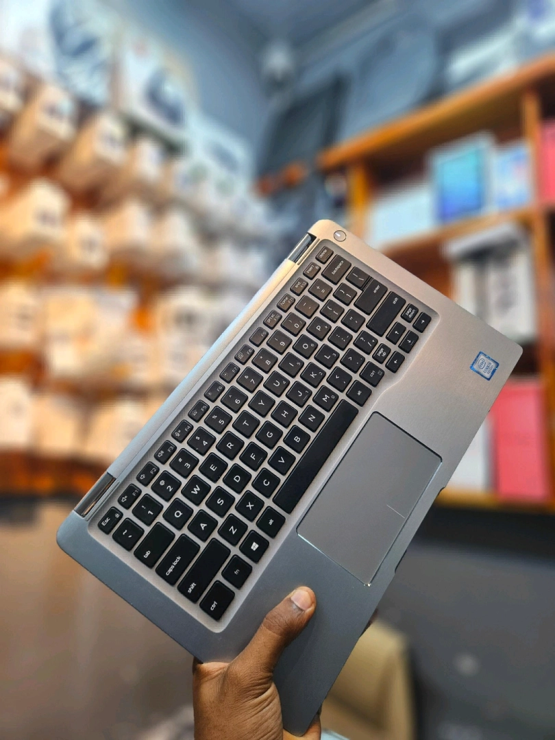 Dell Latitude 7400 2-in-1 Core i5 Laptop thumbnail 2