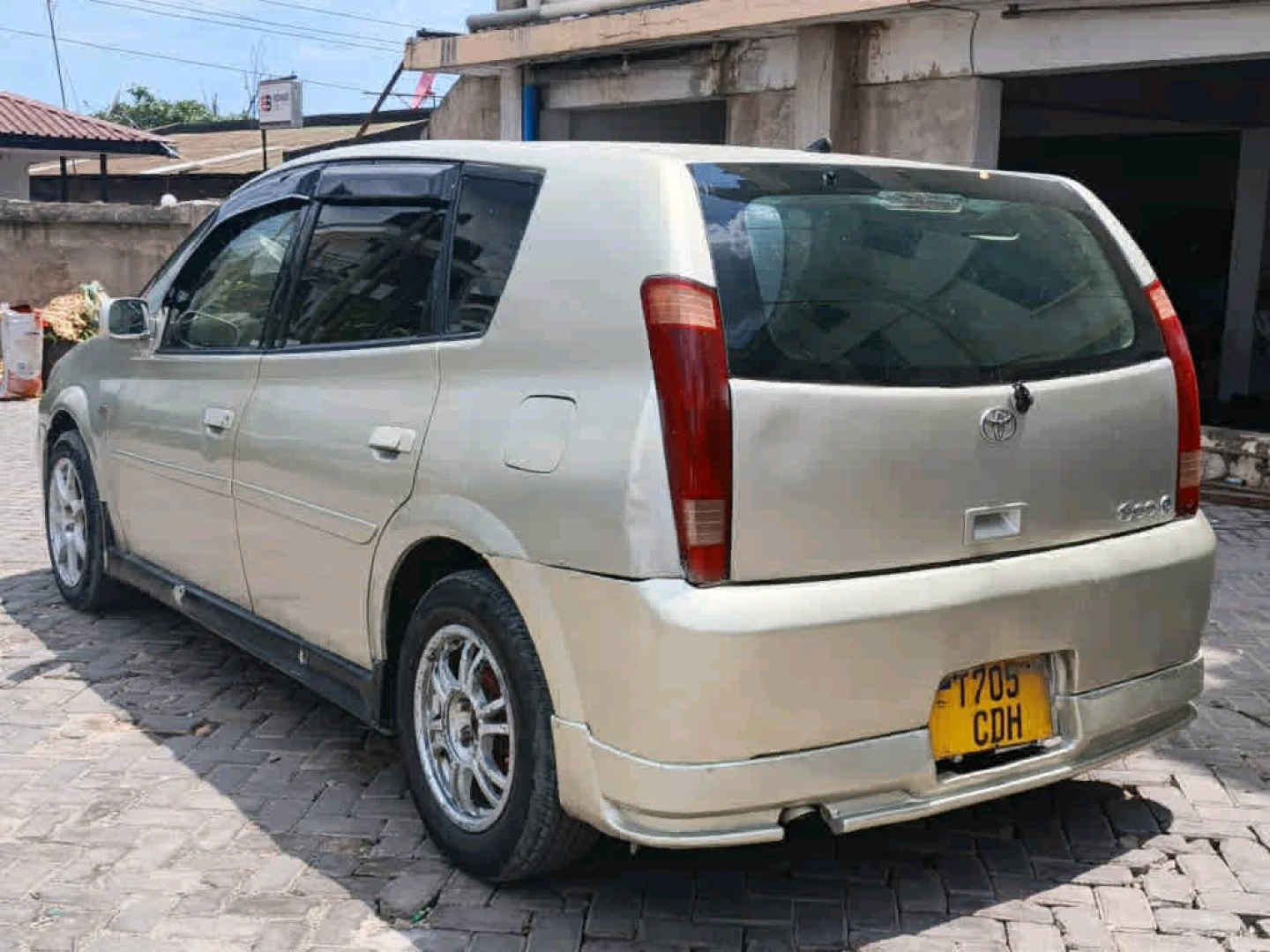 Toyota Opa CDH 1790cc Full AC thumbnail 2