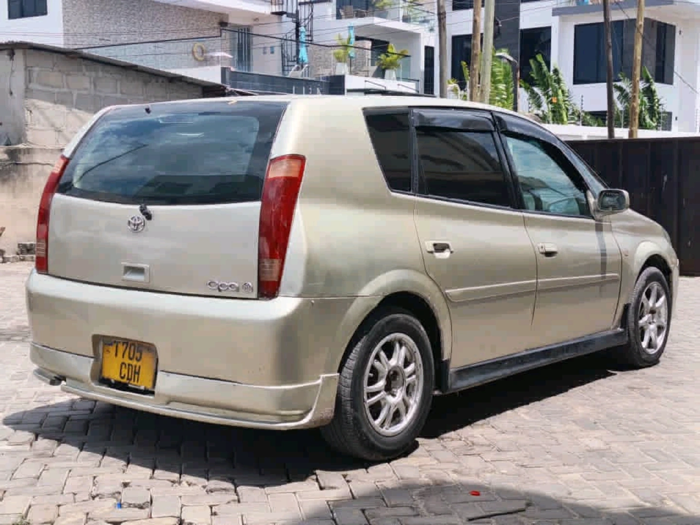 Toyota Opa CDH 1790cc Full AC thumbnail 3
