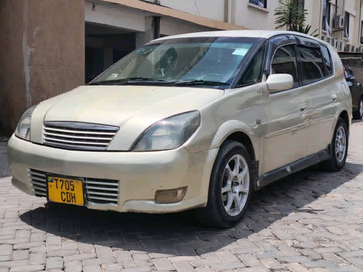 Toyota Opa CDH 1790cc Full AC thumbnail 4