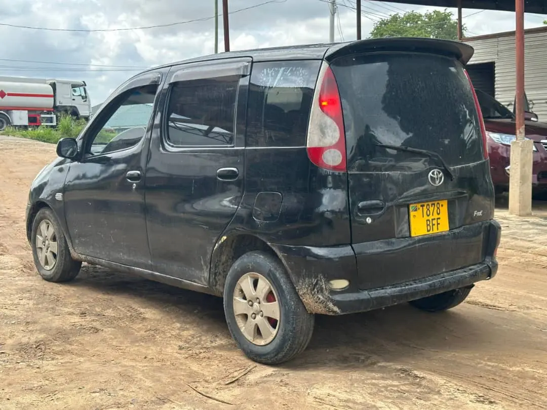 Toyota Funcargo Nyeusi, Bei 6M thumbnail 2