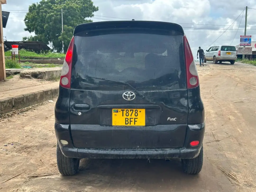 Toyota Funcargo Nyeusi, Bei 6M thumbnail 3