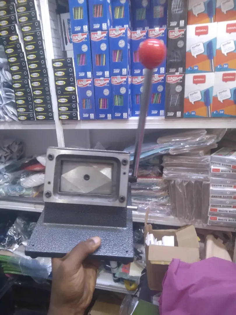 Manual PVC Card Cutter Machine for ID/Wedding Cards thumbnail 2