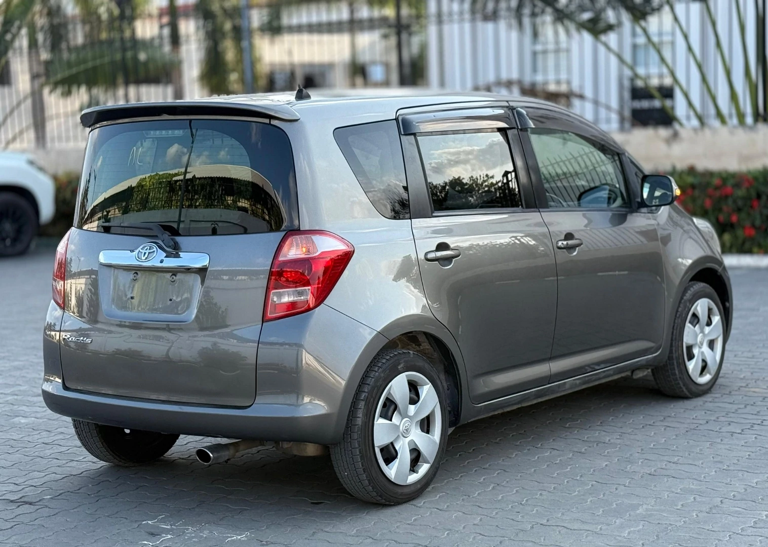 Toyota Ractis 2007 Model (1490cc) for Sale thumbnail 4