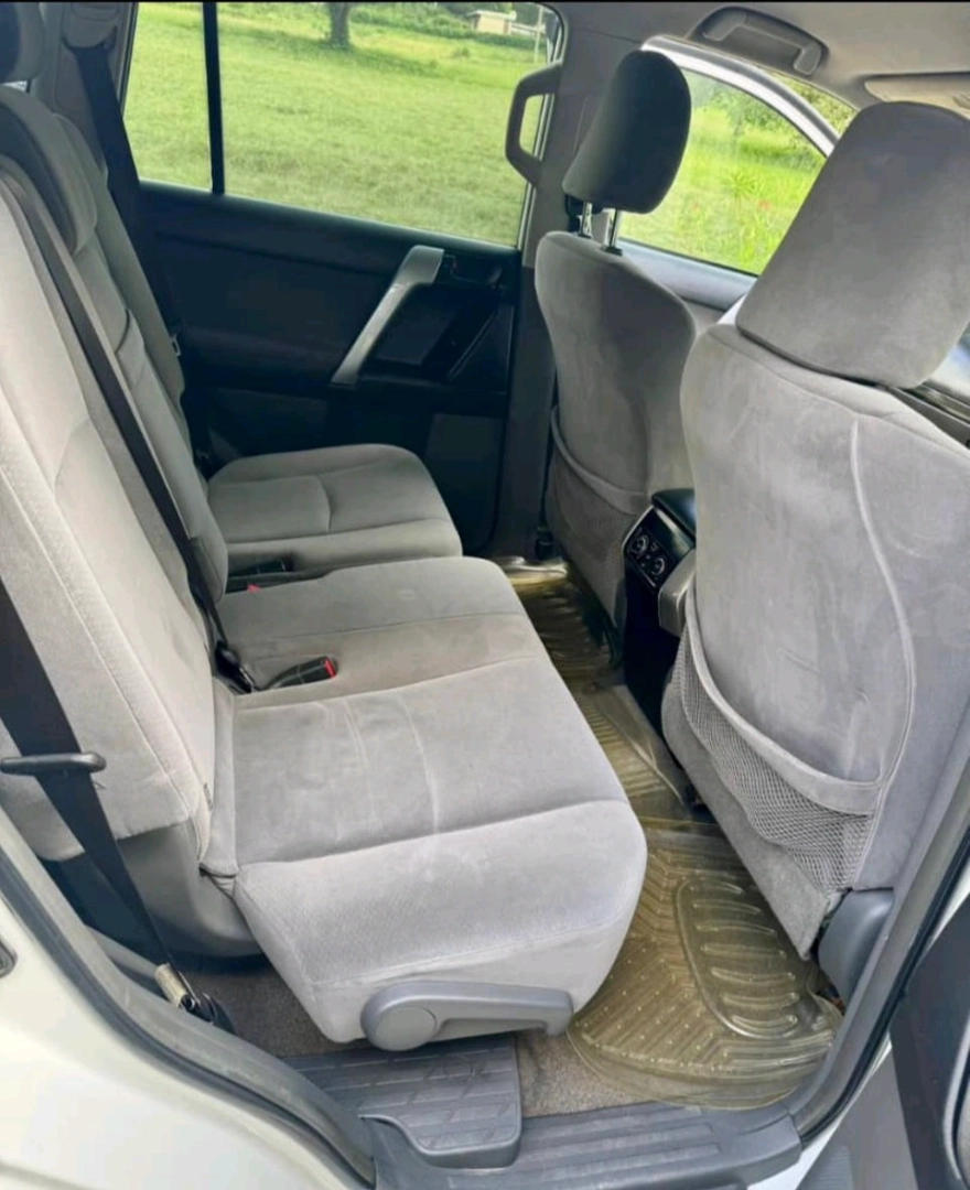 Toyota Land Cruiser Prado 150 Manual 2010 thumbnail 4
