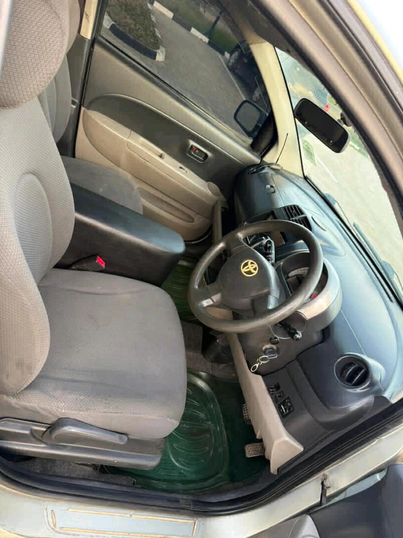 Toyota Passo 990cc Silver Full AC thumbnail 9