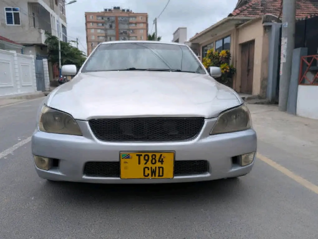 Toyota Lexus Altezza Silver Full AC Sunroof