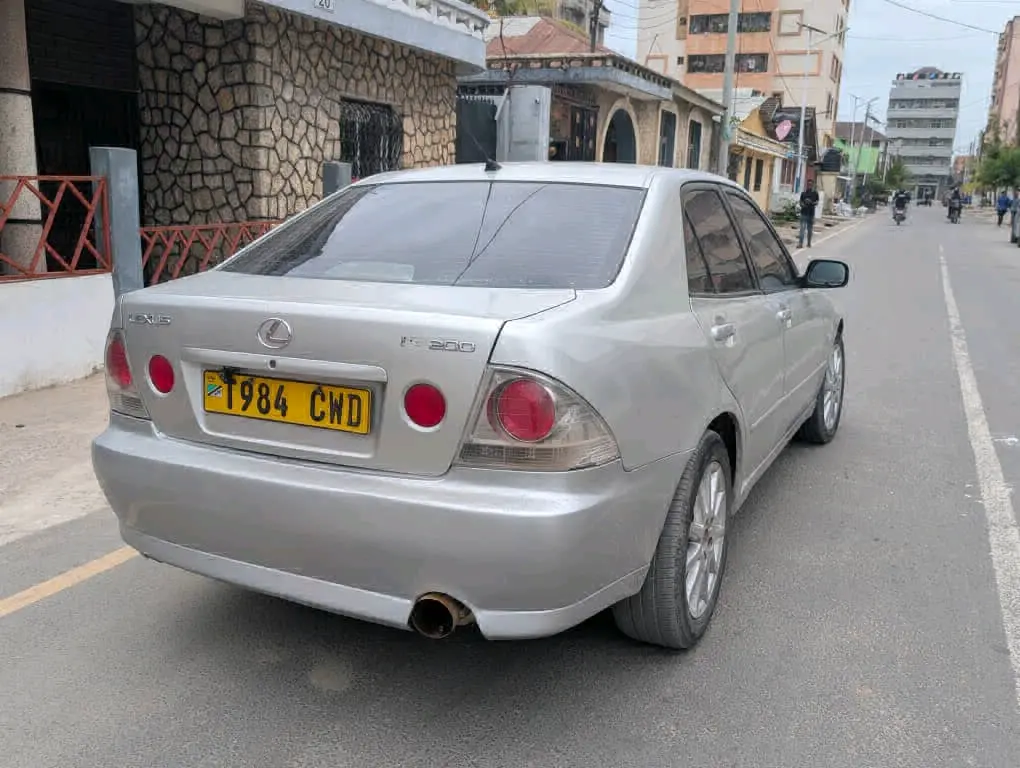 Toyota Lexus Altezza Silver Full AC Sunroof thumbnail 2