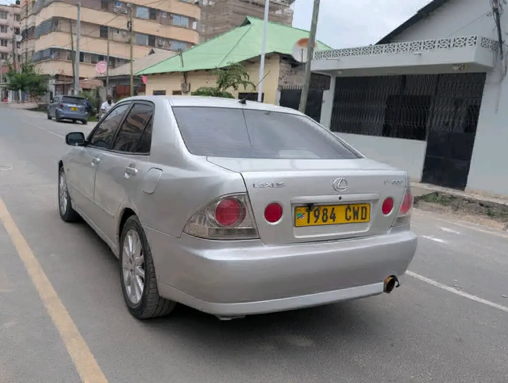 Toyota Lexus Altezza Silver Full AC Sunroof thumbnail 5